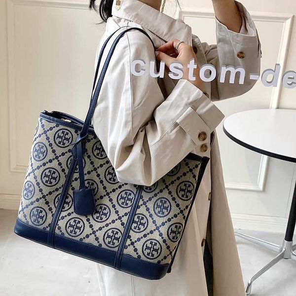 handbag 2023 hand fashionable new mori fashion style printing tot versatile one shoulder bag popular for female students
handbag 2023 hand fashionable new mori fashion style printing tot versatile one shoulder bag popular for female students