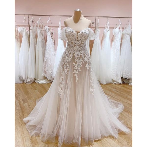 party dresses luxuriant lace tulle organza vneck aline wedding gowns chapel train custom made strapless bridal 230221, White;black
party dresses luxuriant lace tulle organza vneck aline wedding gowns chapel train custom made strapless bridal 230221, White;black