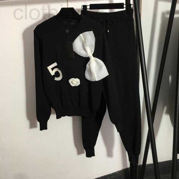 designer women's two piece pants knitted suit with nail drill letter bowknot round collar long sleeve knit sweater elastic waist casual, White
designer women's two piece pants knitted suit with nail drill letter bowknot round collar long sleeve knit sweater elastic waist casual, White