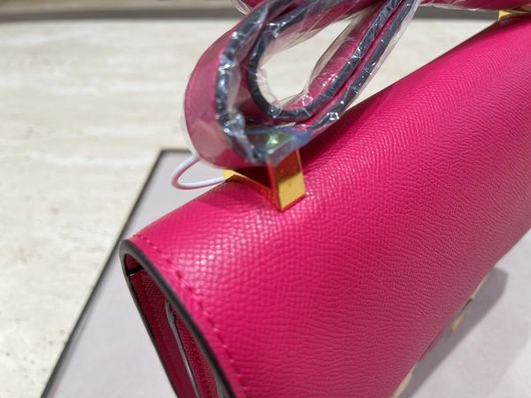 mens women's metal sign h constances genuine leather luxurys designer tote crossbody pochette handbag shoulder bags nato bag 7a quality
mens women's metal sign h constances genuine leather luxurys designer tote crossbody pochette handbag shoulder bags nato bag 7a quality