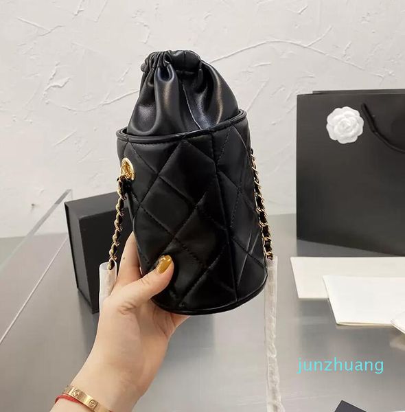 crossbody bags designer shoulder bag purse cross body barrel-shaped high-quality gold chain different colors fashion 885
crossbody bags designer shoulder bag purse cross body barrel-shaped high-quality gold chain different colors fashion 885