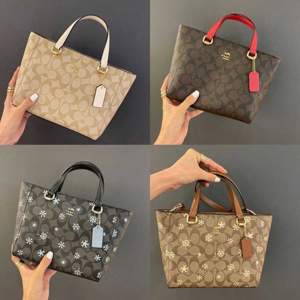 factory wholesale women's bag women's hand classic one-shoulder tote small square bag shoulder messenger handbags 55%off
factory wholesale women's bag women's hand classic one-shoulder tote small square bag shoulder messenger handbags 55%off