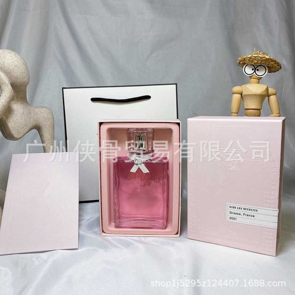 Fragrance Rose Shadow Flower Border Women's Perfume 100ml Limited Collection Gift Box Eau De Toilette
Fragrance Rose Shadow Flower Border Women's Perfume 100ml Limited Collection Gift Box Eau De Toilette