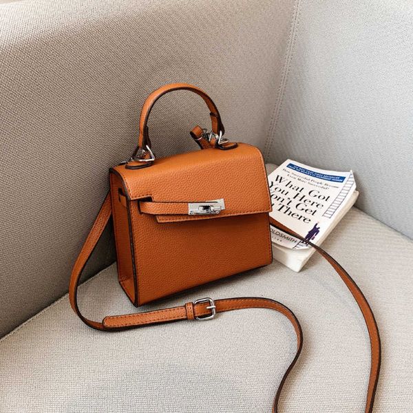 2023 women bags factory handbags 55%off women's buckle portable shoulder bag designer luxury shoulder handbags
2023 women bags factory handbags 55%off women's buckle portable shoulder bag designer luxury shoulder handbags