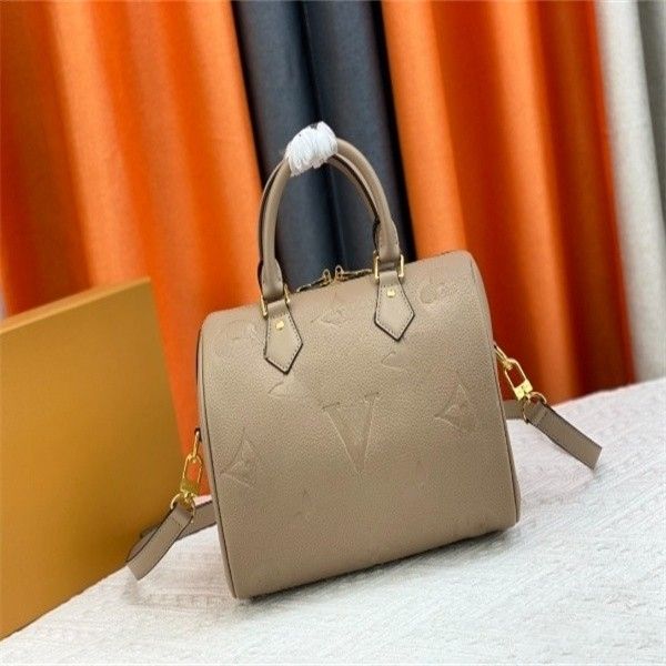 luxurys designers black women shoulder bag totes horsebit fashion leather crossbody handbag purses lvs bag
luxurys designers black women shoulder bag totes horsebit fashion leather crossbody handbag purses lvs bag