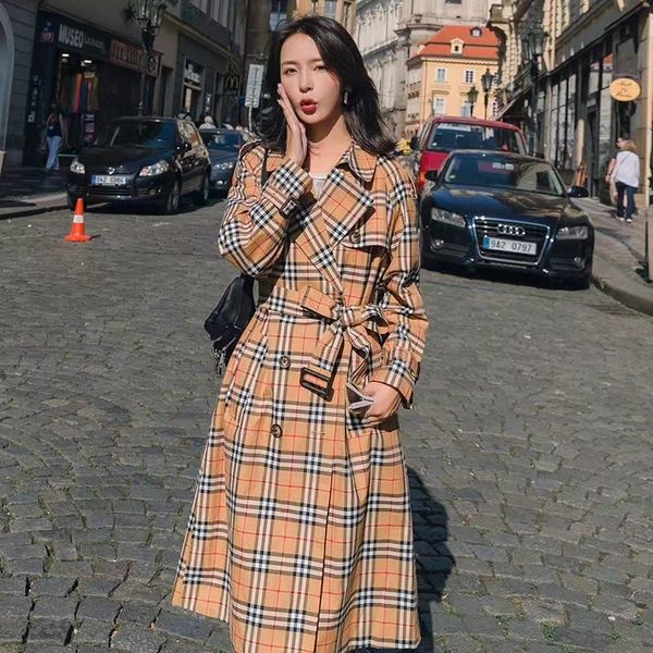 europe and america big-name temperament plaid windbreaker coat female new suit collar double-breasted mid-length coat, Tan;black
europe and america big-name temperament plaid windbreaker coat female new suit collar double-breasted mid-length coat, Tan;black