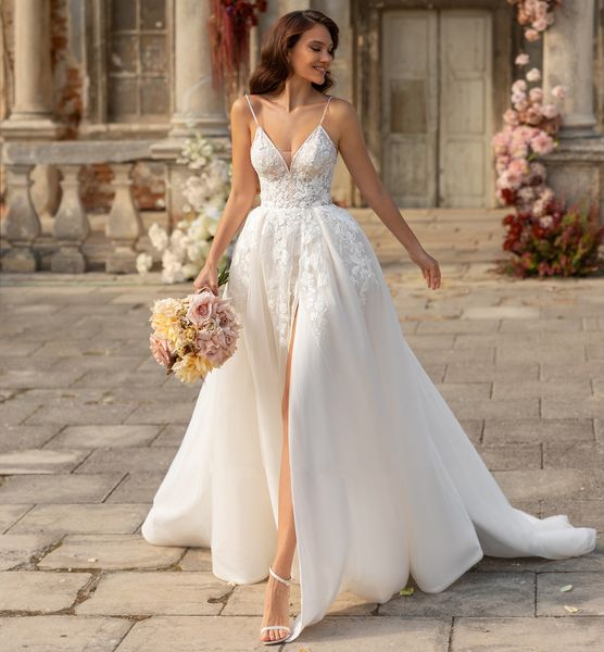 party dresses sapghetti straps wedding dress 2023 v neck appliques summer backless high slite bridal gown court train robe de marie tulle 23, White;black
party dresses sapghetti straps wedding dress 2023 v neck appliques summer backless high slite bridal gown court train robe de marie tulle 23, White;black