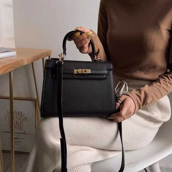 factory wholesale women's bag emma women's handbag versatile one shoulder bag shoulder messenger handbags 55%off
factory wholesale women's bag emma women's handbag versatile one shoulder bag shoulder messenger handbags 55%off