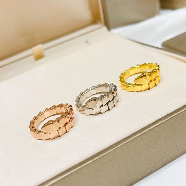 classic designer ring for men and women with the same ring luxury ring is not easy to deform lady agkistrodon polished bone full of diamond, Silver
classic designer ring for men and women with the same ring luxury ring is not easy to deform lady agkistrodon polished bone full of diamond, Silver