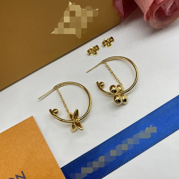 europe america fashion style lady women simplicity dangles earrings titanium steel hollow out full diamond v initials stud tassels earrings, Silver
europe america fashion style lady women simplicity dangles earrings titanium steel hollow out full diamond v initials stud tassels earrings, Silver