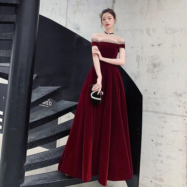 evening dresses elegant velvet strapless lace-up back floor length prom gowns illusion sheer with beads, Black;red
evening dresses elegant velvet strapless lace-up back floor length prom gowns illusion sheer with beads, Black;red