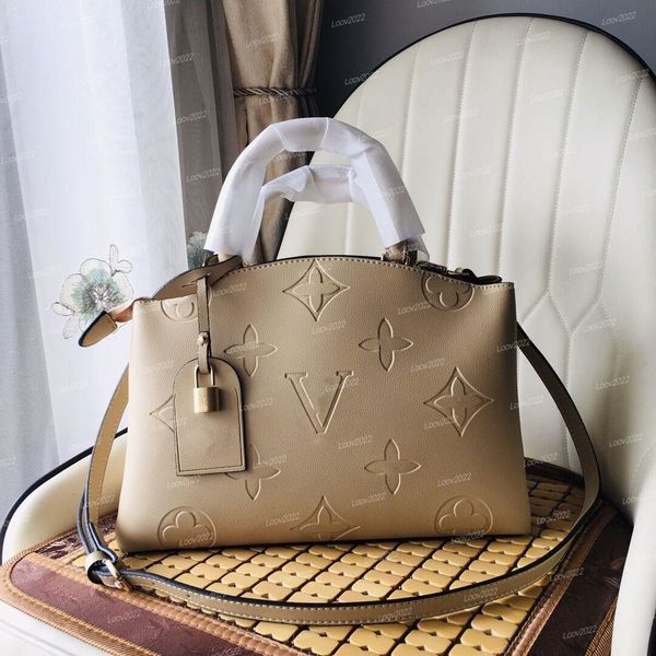 women grand palais bag large capacity tote bicolor handbag monograms empreinte leather messenger with lock petite satchel hobo louiseitys vi
women grand palais bag large capacity tote bicolor handbag monograms empreinte leather messenger with lock petite satchel hobo louiseitys vi