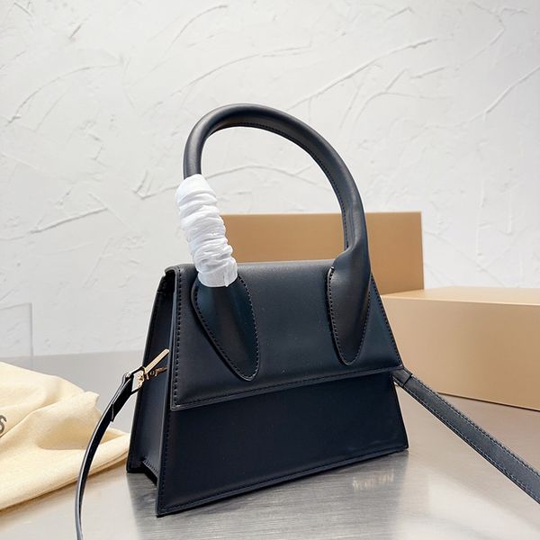 bags totes handbag designer bag women classic imitation brand stitching solid color stereo shoulder strap shoulder bag versatile commuter pa
bags totes handbag designer bag women classic imitation brand stitching solid color stereo shoulder strap shoulder bag versatile commuter pa