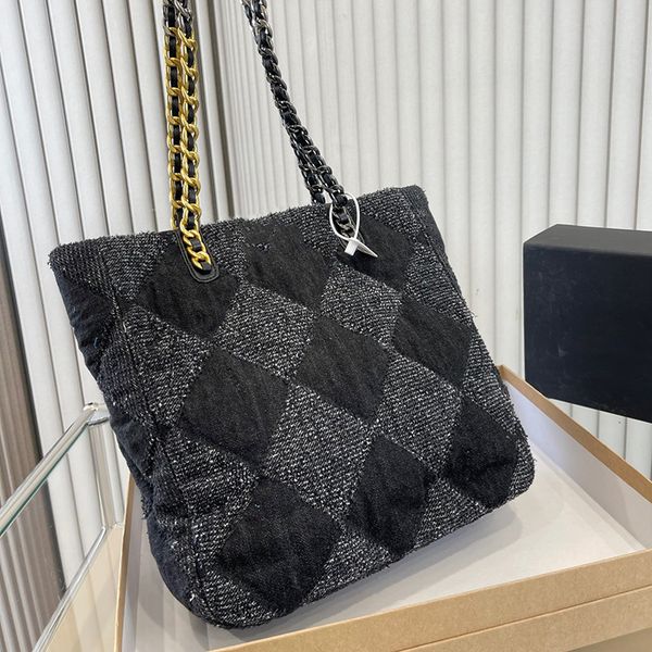 19 collection jumbo denim shopping bags diamond lattice canvas large capacity designer handbags two-tone metal hardware matelasse chain shou
19 collection jumbo denim shopping bags diamond lattice canvas large capacity designer handbags two-tone metal hardware matelasse chain shou
