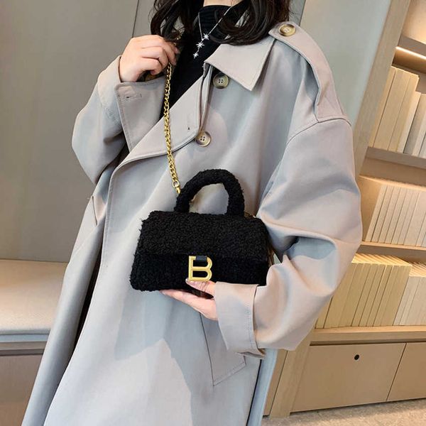 factory wholesale women's bag high-grade design small high-beauty messenger versatile girls bag women shoulder messenger handbags 55%of
factory wholesale women's bag high-grade design small high-beauty messenger versatile girls bag women shoulder messenger handbags 55%of