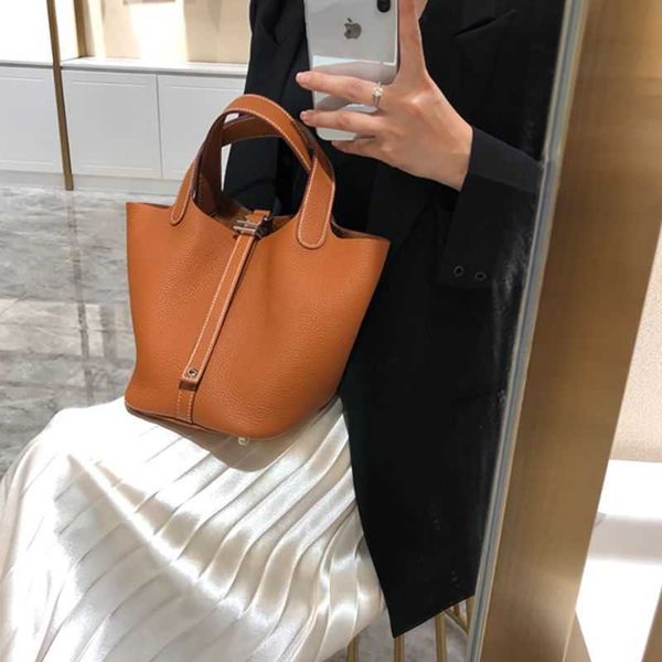 wholesale designer h ormes totes handbags 2023 new tc leather vegetable basket womens bag large capacity bucket yangqi portable small for go
wholesale designer h ormes totes handbags 2023 new tc leather vegetable basket womens bag large capacity bucket yangqi portable small for go