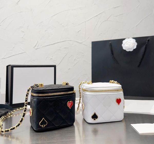 22s new mini box designer women's mini makeup bag classic chain bag handbag zipper casual wallet minimalist fashion handbag solid color
22s new mini box designer women's mini makeup bag classic chain bag handbag zipper casual wallet minimalist fashion handbag solid color