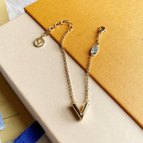 with box fashion style l-letter bracelets women designer charm jewelry 18k gold plated bracelet wedding lovers gift wholesale, Golden;silver
with box fashion style l-letter bracelets women designer charm jewelry 18k gold plated bracelet wedding lovers gift wholesale, Golden;silver