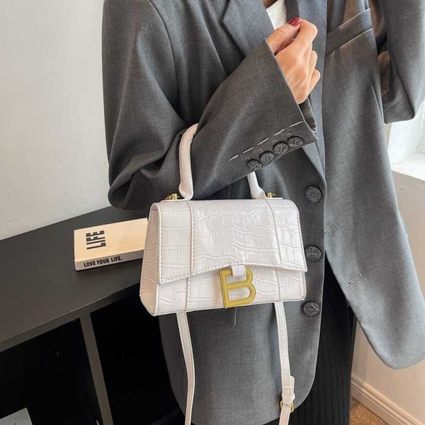 factory wholesale women's bag small design women one shoulder crossbody handbag texture hourglass bag shoulder messenger handbags 55%of
factory wholesale women's bag small design women one shoulder crossbody handbag texture hourglass bag shoulder messenger handbags 55%of