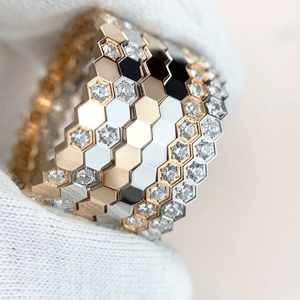 brand honeycomb rings women ull of diamond overlay rings titanium steel high polished lover jewlery, Golden;silver
brand honeycomb rings women ull of diamond overlay rings titanium steel high polished lover jewlery, Golden;silver