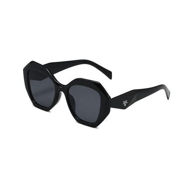 designer sunglasses classic eyeglasses goggle outdoor beach sun glasses for man woman, White;black
designer sunglasses classic eyeglasses goggle outdoor beach sun glasses for man woman, White;black