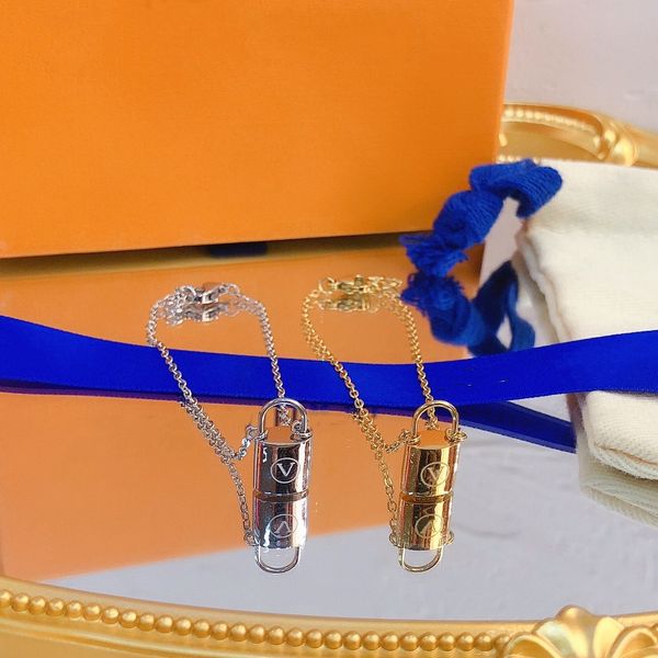 fashionable charm lock pendant bracelet womens bracelet designer letter jewelry 18k gold-plated stainless steel wedding lover gift hip-hop b, Golden;silver
fashionable charm lock pendant bracelet womens bracelet designer letter jewelry 18k gold-plated stainless steel wedding lover gift hip-hop b, Golden;silver