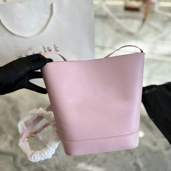 2023 new women shoulder bags early spring new ready-made bucket bag bucket bag famous luxury designers high-capacity size 22*26cm
2023 new women shoulder bags early spring new ready-made bucket bag bucket bag famous luxury designers high-capacity size 22*26cm