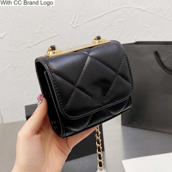 luxury cc shoulder bags mini vanity with classic flap bags quilted gold chain crossbody bag trunk lambskin trendy leather handle totes matel
luxury cc shoulder bags mini vanity with classic flap bags quilted gold chain crossbody bag trunk lambskin trendy leather handle totes matel