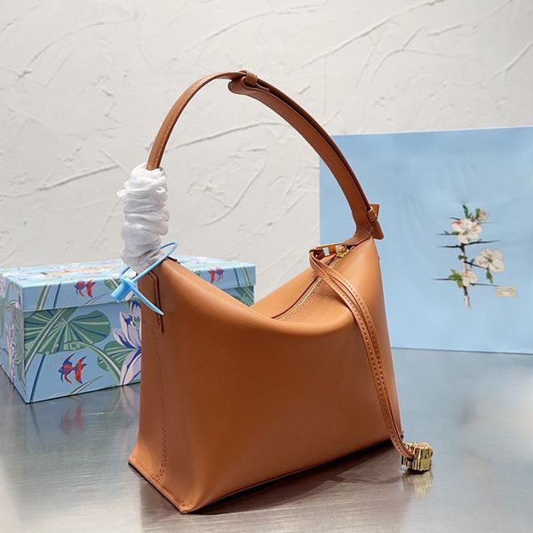 bags totes handbag designer bag women classic imitation brand patchwork solid color patchwork shoulder bag versatile commuting party dinner
bags totes handbag designer bag women classic imitation brand patchwork solid color patchwork shoulder bag versatile commuting party dinner
