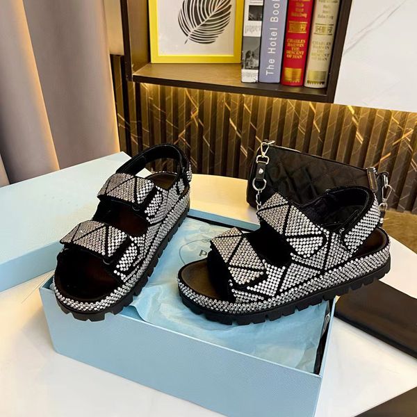crystal poolside sandals buckle slingback beach shoes casual slides spongy casual platform sandal for women luxury designers factory footwea, Black
crystal poolside sandals buckle slingback beach shoes casual slides spongy casual platform sandal for women luxury designers factory footwea, Black