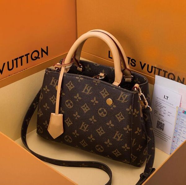 2023 handbags luxurys women embossing leather shoulder bags handie bags purse lady messenger bag purse designers handbag tote montaignes wom
2023 handbags luxurys women embossing leather shoulder bags handie bags purse lady messenger bag purse designers handbag tote montaignes wom