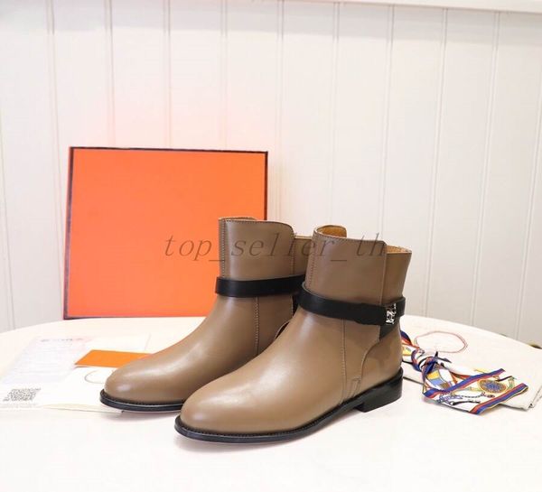 2023 designer boot women boot low-waisted boots strapable rhinestone decoration shoes classic color soft soles size 34-42, Black
2023 designer boot women boot low-waisted boots strapable rhinestone decoration shoes classic color soft soles size 34-42, Black