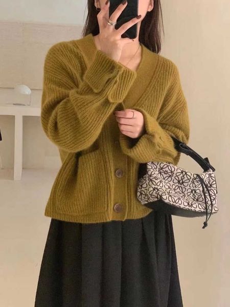 fashion 2022 women knitted cardigan autumn winter new loose pullover sweater v-neck french retro long-sleeved coat thick 230222, White;black
fashion 2022 women knitted cardigan autumn winter new loose pullover sweater v-neck french retro long-sleeved coat thick 230222, White;black