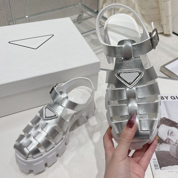 foams rubber sandals 1x853 upper with metal buckle metal triangle logo rubber sole 55 mm retro beach footwear fashion leisure designer sanda, Black
foams rubber sandals 1x853 upper with metal buckle metal triangle logo rubber sole 55 mm retro beach footwear fashion leisure designer sanda, Black