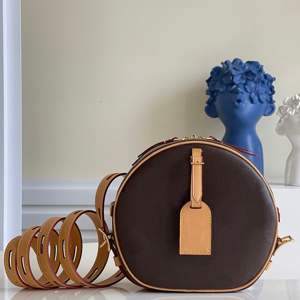 delicate knockoff designer round cake bag boite chapeau souple mm 22.5cm luxury shoulder bag m45647 with box yl151
delicate knockoff designer round cake bag boite chapeau souple mm 22.5cm luxury shoulder bag m45647 with box yl151