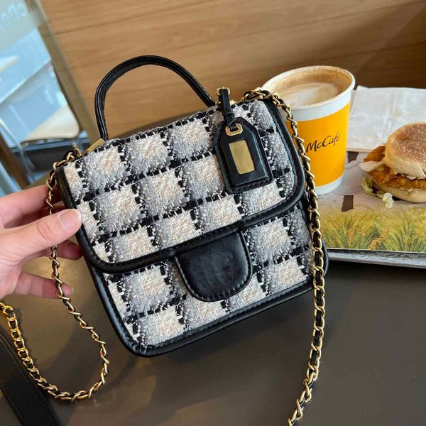 womens retro tweed beancurd bag outdoor multi-purpose mini handbag with three gold metal chain cross shoulder pockets luxury giant designer
womens retro tweed beancurd bag outdoor multi-purpose mini handbag with three gold metal chain cross shoulder pockets luxury giant designer