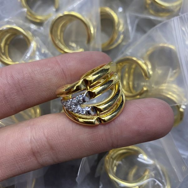 women hoops earrings fashion womens big circle simple earring jewelry luxurys designer earrings letter v stud earring wholesale e-042, Silver
women hoops earrings fashion womens big circle simple earring jewelry luxurys designer earrings letter v stud earring wholesale e-042, Silver