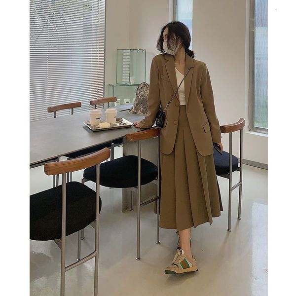 two piece dress women spring autumn retro 2 sets female solid color blazer jackets high waist pleated skirts ladies suits d240 230222, White
two piece dress women spring autumn retro 2 sets female solid color blazer jackets high waist pleated skirts ladies suits d240 230222, White