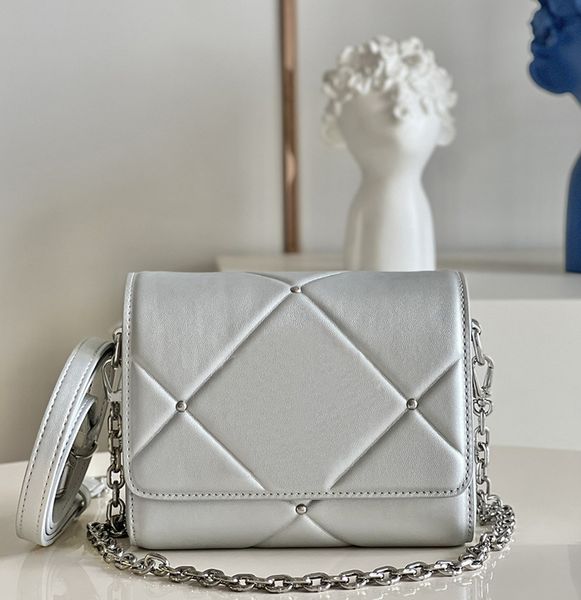 2023 new 9a l bag level replication designer chain bag 23cm twist mm genuine leather shoulder handbag wl064, Black
2023 new 9a l bag level replication designer chain bag 23cm twist mm genuine leather shoulder handbag wl064, Black