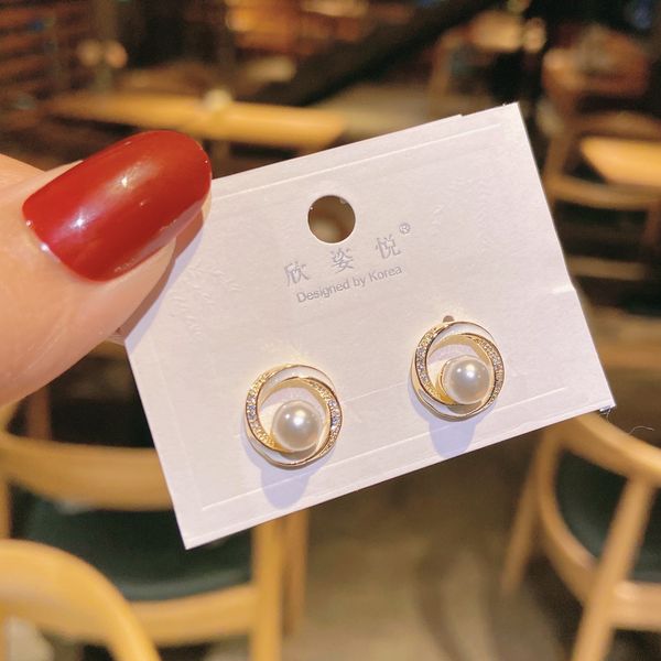 stud geometric whirlpool shape pearl earrings for woman exquisite fashion jewelry party accessories earrings, Golden;silver
stud geometric whirlpool shape pearl earrings for woman exquisite fashion jewelry party accessories earrings, Golden;silver