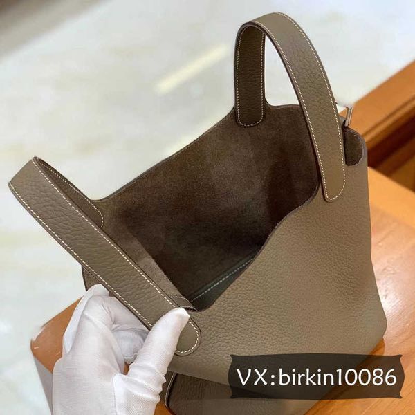 wholesale designer h ormes totes handbags pure hand sewn wax thread bag 2023 new vegetable basket women's leather bucket fashion handba
wholesale designer h ormes totes handbags pure hand sewn wax thread bag 2023 new vegetable basket women's leather bucket fashion handba