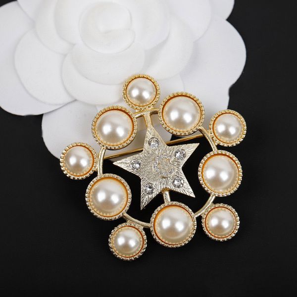 2023 luxury quality charm brooch with diamond and nature shell beads hollow design star shape have box stamp ps3390, Golden
2023 luxury quality charm brooch with diamond and nature shell beads hollow design star shape have box stamp ps3390, Golden