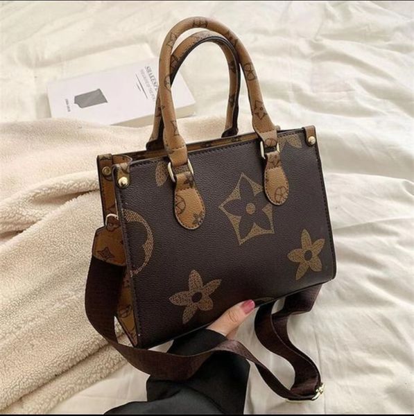 designer's new fashion women's handbag leather messenger bag high-quality brand printed shoulder bag
designer's new fashion women's handbag leather messenger bag high-quality brand printed shoulder bag