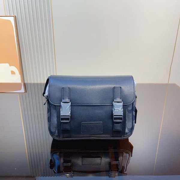 classic messenger bag mens luxury messenger bag designer womens bag fashion versatile luxury item
classic messenger bag mens luxury messenger bag designer womens bag fashion versatile luxury item
