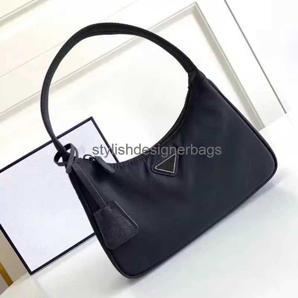 shoulder bags 2022 underarm bag luxury designer women's handbag retro nylon tramp fashion luggage shoulder bag 0222v23
shoulder bags 2022 underarm bag luxury designer women's handbag retro nylon tramp fashion luggage shoulder bag 0222v23