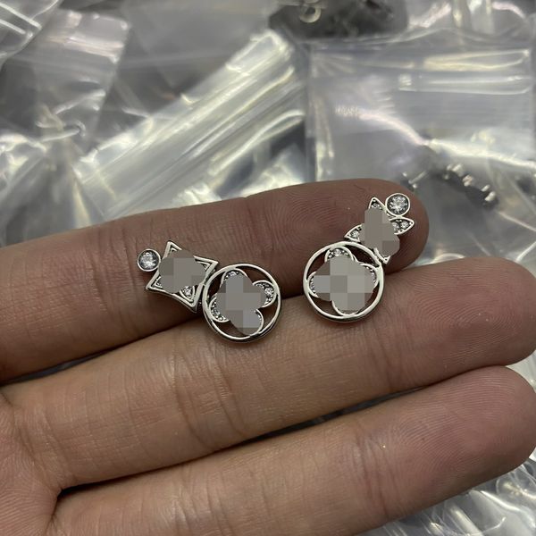 women hoops earrings fashion womens big circle simple earring jewelry luxurys designer earrings letter v stud earring wholesale e-056, Silver
women hoops earrings fashion womens big circle simple earring jewelry luxurys designer earrings letter v stud earring wholesale e-056, Silver