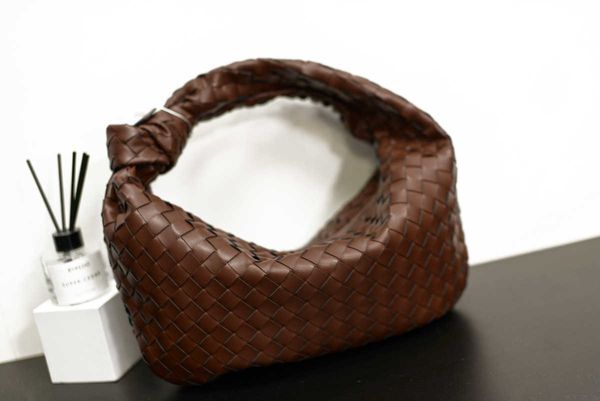 bag knot bottegas large jodie handbag bags 2023 woven fashion venetas cloud designer soft armpit leather women's 46cm gxqe p50s
bag knot bottegas large jodie handbag bags 2023 woven fashion venetas cloud designer soft armpit leather women's 46cm gxqe p50s