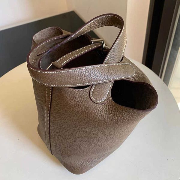 wholesale designer h ormes totes handbags fully hand-made original tc leather vegetable basket bag bucket elephant gray picotin lock have lo
wholesale designer h ormes totes handbags fully hand-made original tc leather vegetable basket bag bucket elephant gray picotin lock have lo