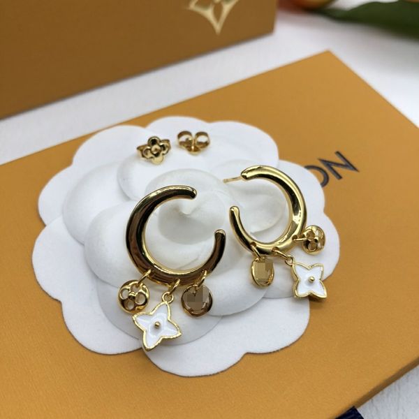 women hoops earrings fashion womens big circle simple earring jewelry luxurys designer earrings letter v stud earring wholesale e-047, Silver
women hoops earrings fashion womens big circle simple earring jewelry luxurys designer earrings letter v stud earring wholesale e-047, Silver