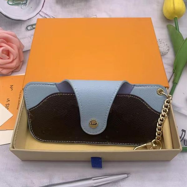 coin purses fashion designer sunglasses case brand letter flower luxury sunglass box packing brand v key chain glasses bags luxurys keychain, Red;black
coin purses fashion designer sunglasses case brand letter flower luxury sunglass box packing brand v key chain glasses bags luxurys keychain, Red;black